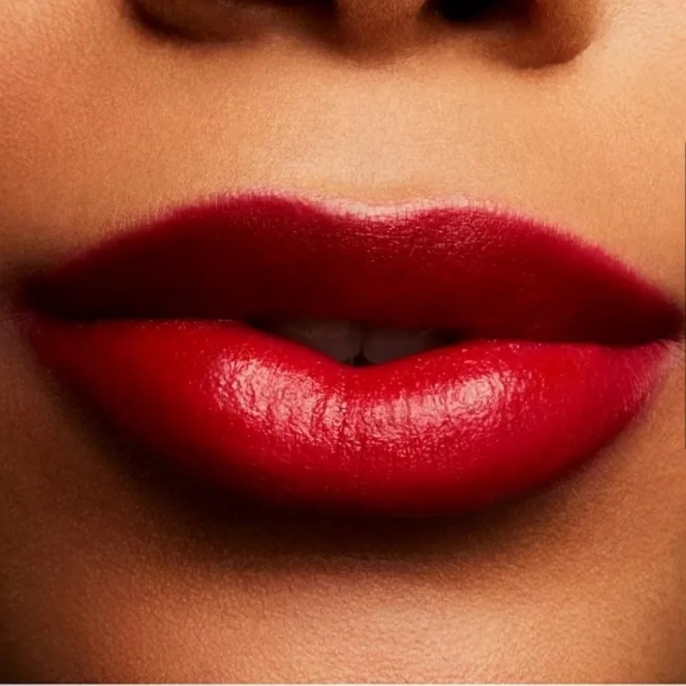 NIB Mac Love Me Lipstick E For Effortless